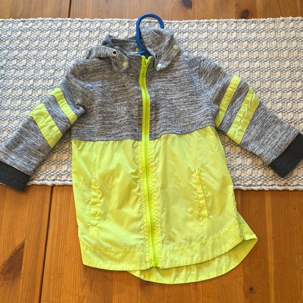 Gray and Yellow Hooded Jacket/ windbreaker 3T